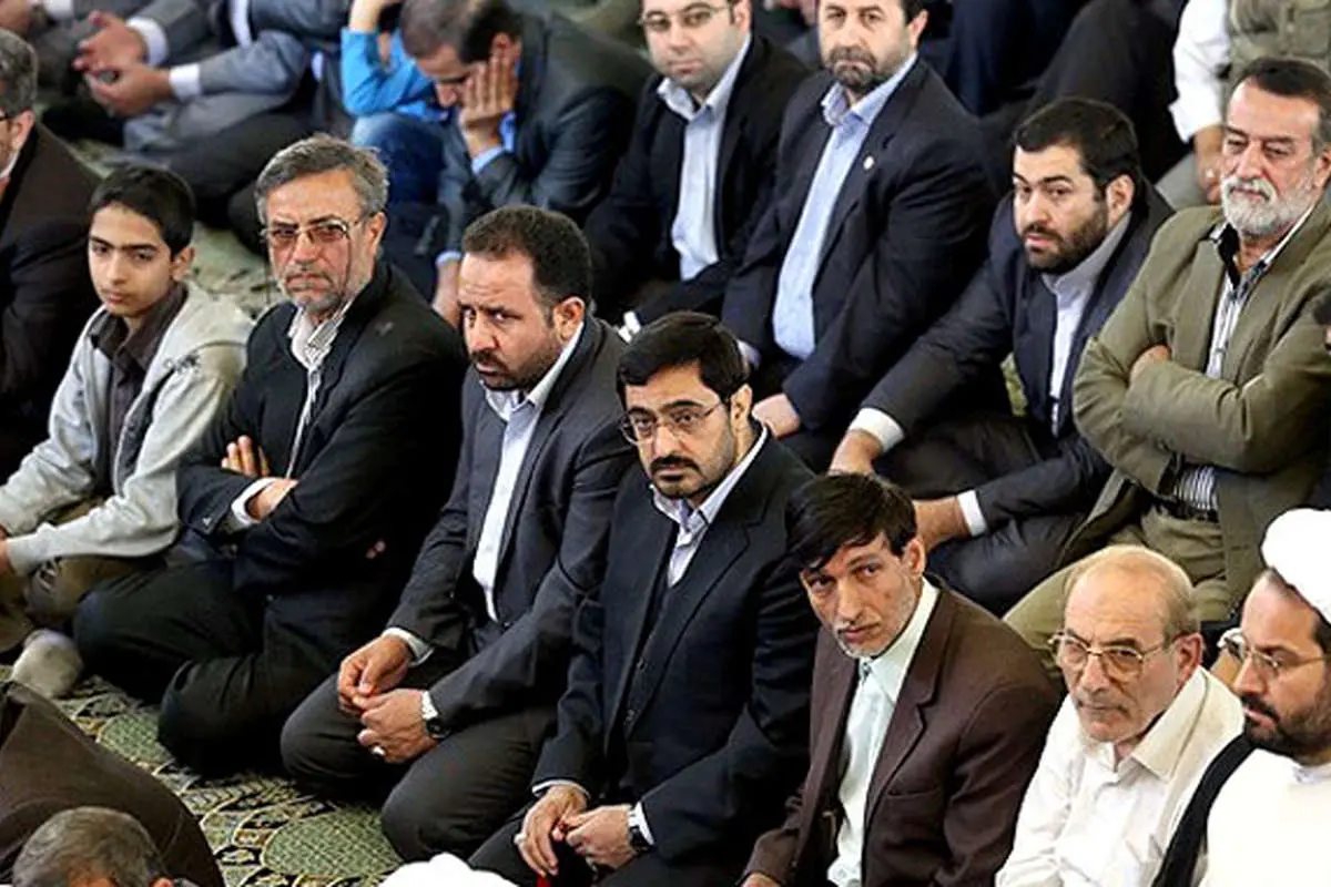 سعید مرتضوی در صف نمازجمعه، کوهپیمایی بسیجیان، باغ زیبای پرندگان در تهران، ویرانههای...