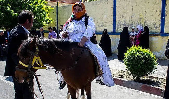 حاشیه‌های سفر احمدی‌نژاد به تبریز، حلقه دور قالیباف، شوخی اوباما در ضیافت شام، زن...
