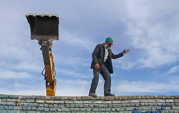 (تصاویر) تخریب کارخانه کوکاکولای مشهد
