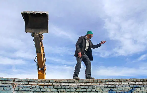 (تصاویر) تخریب کارخانه کوکاکولای مشهد