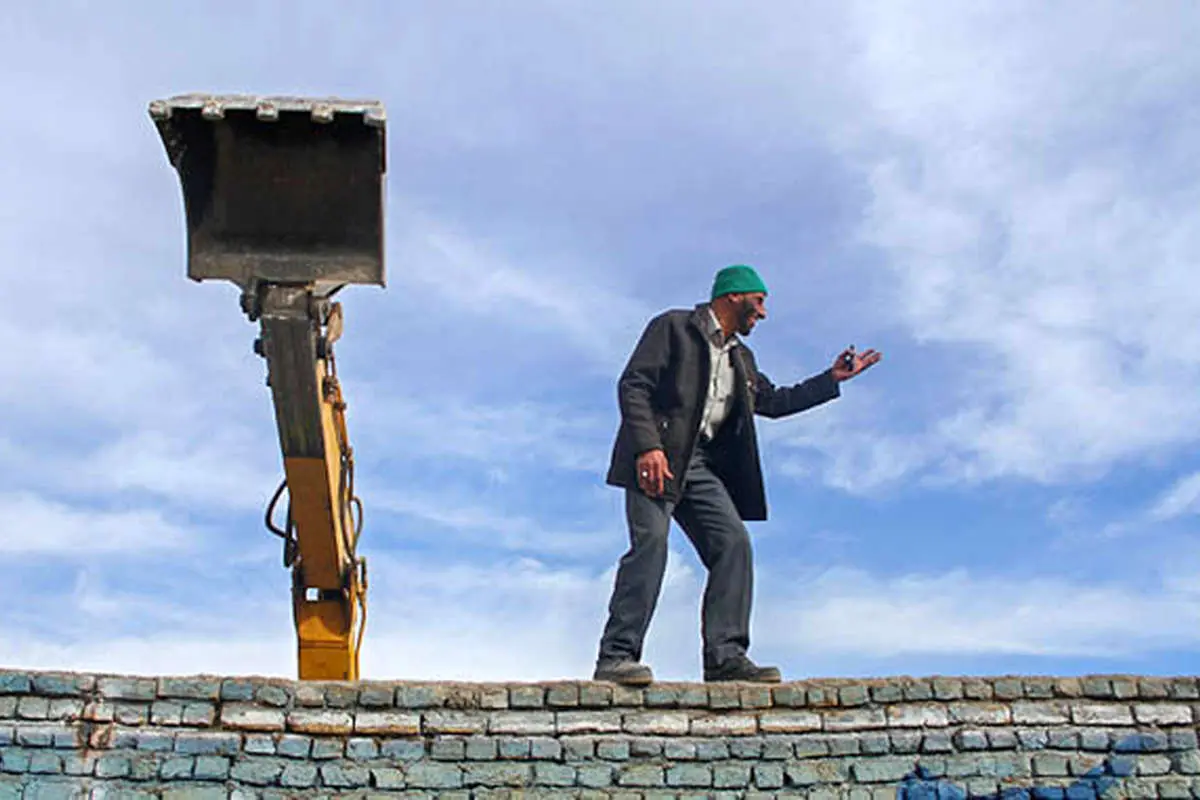(تصاویر) تخریب کارخانه کوکاکولای مشهد