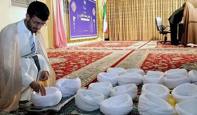 مراسم عمامه‌گذاری طلاب، حاشیه جلسه نقد فیلم، کاریکاتورهای تماشایی، راهپیمایی برای...