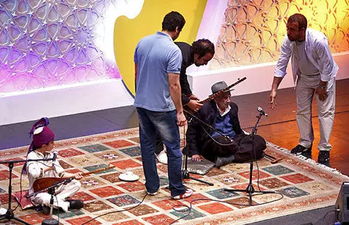 (تصاویر) نوازنده 120 ساله در جشنواره موسیقی نواحی