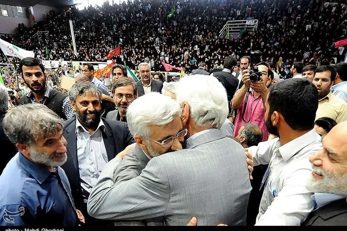 (تصاویر) جلیلی در آغوش پدر