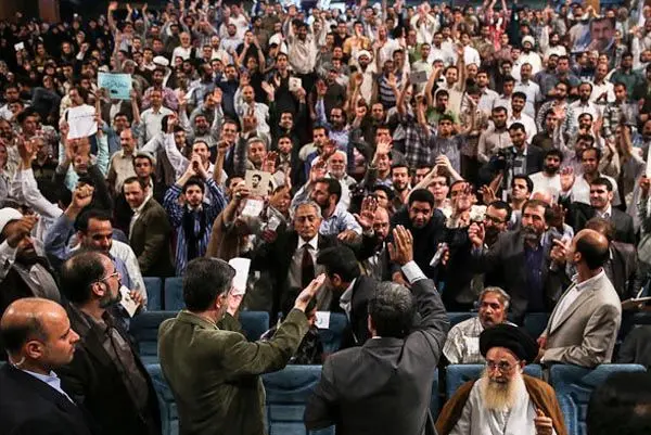 (تصاویر) احمدی‌نژادی‌ها در مراسم سوم تیر