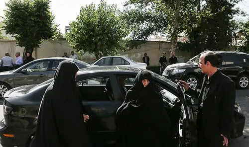 (تصویر) همسر هاشمی رفسنجانی در ختم "ملکه" هاشمی