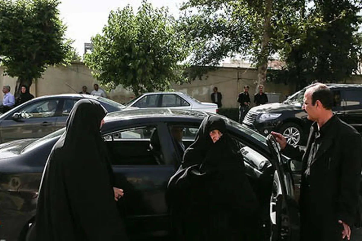 (تصویر) همسر هاشمی رفسنجانی در ختم "ملکه" هاشمی