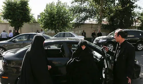 (تصویر) همسر هاشمی رفسنجانی در ختم "ملکه" هاشمی