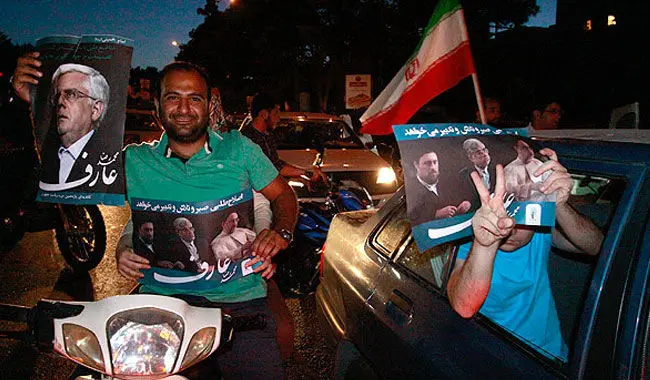 هواداران نامزدها در خیابان، تماشاچیان مناظره، مراسم عمامه‌گذاری طلاب، گپ دو نفره...