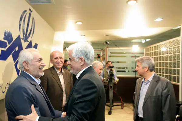 (تصاویر) حواشی حضور نامزدها در مناظره سوم