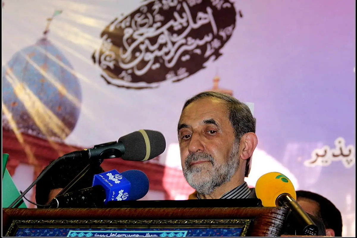 (تصاویر) ولایتی در همایش مردمی در شیراز