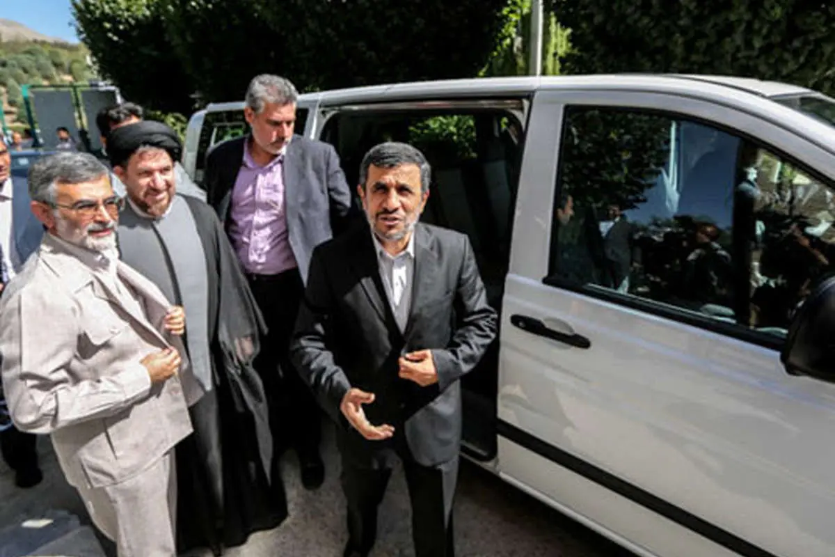 (تصاویر) مراسم تجلیل از احمدینژاد