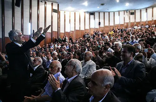 (تصاویر) تقدیر از عارف در دانشگاه تهران