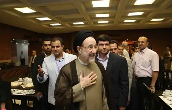 (تصاویر) ناطق و خاتمی در افطاری عارف