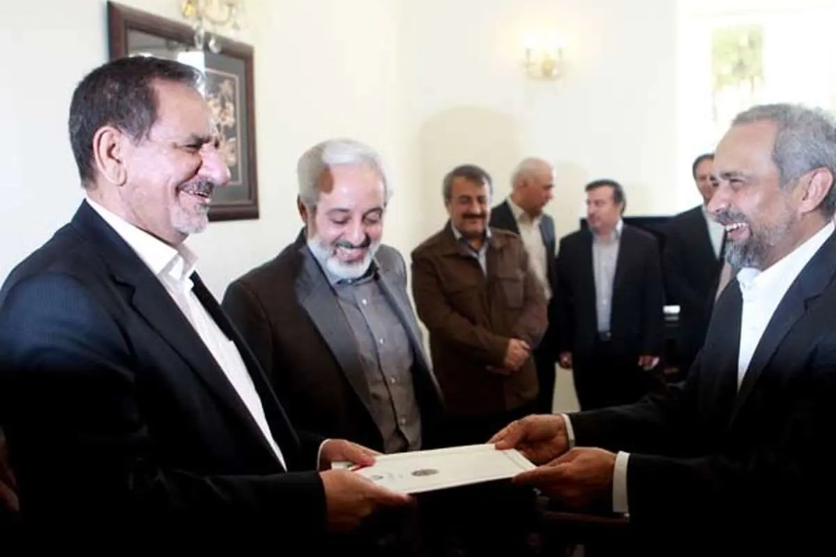(تصاویر) ابلاغ حکم معاون اولی به جهانگیری