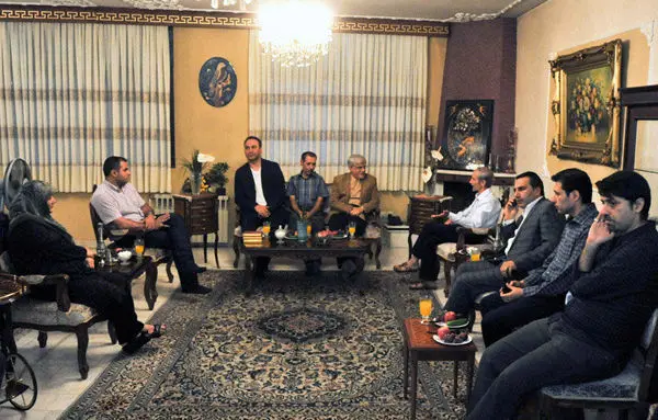 (تصاویر) عارف در خانه کوهنوردان مفقودشده