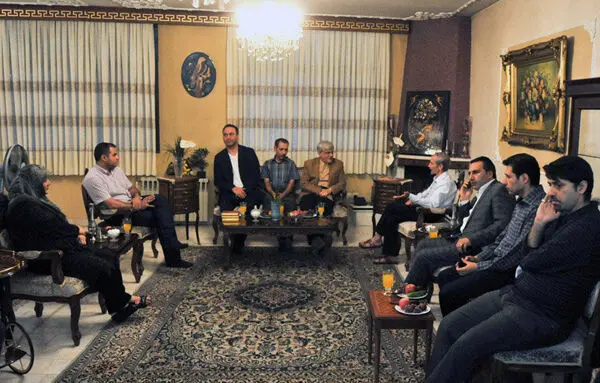 (تصاویر) عارف در خانه کوهنوردان مفقودشده
