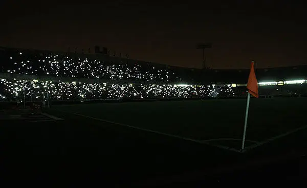 (تصاویر) قطع برق در بازی پرسپولیس-ملوان