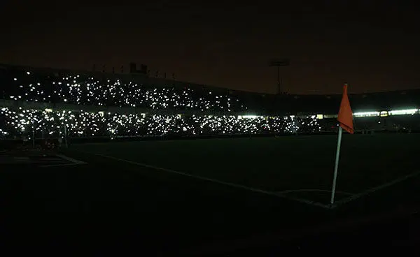(تصاویر) قطع برق در بازی پرسپولیس-ملوان
