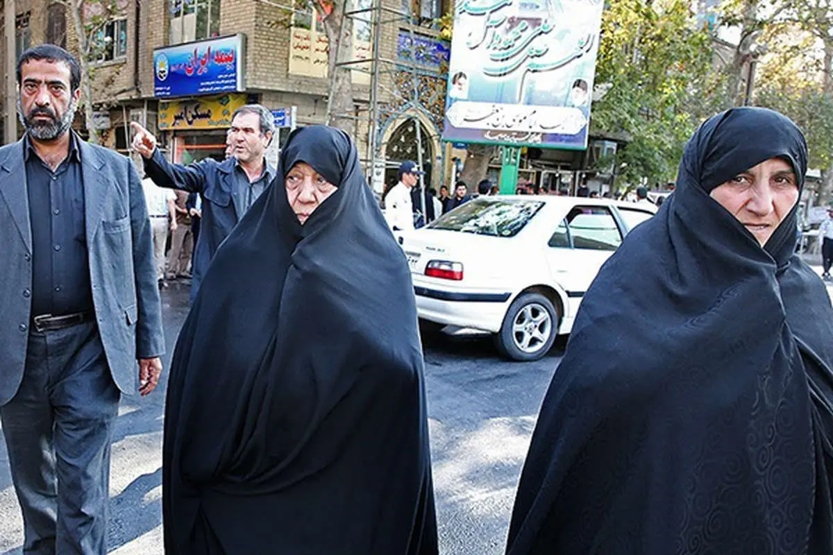 (تصاویر) محسن هاشمی و مادرش در ختم همسر آیتالله سعیدی