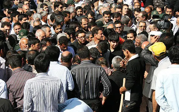 (تصاویر) تشییع مادر سردار سلیمانی