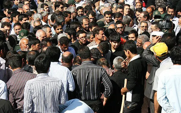 (تصاویر) تشییع مادر سردار سلیمانی