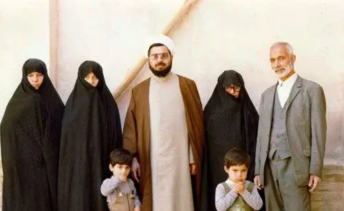 تصویر منتشرنشده از روحانی در کنار خانواده‌