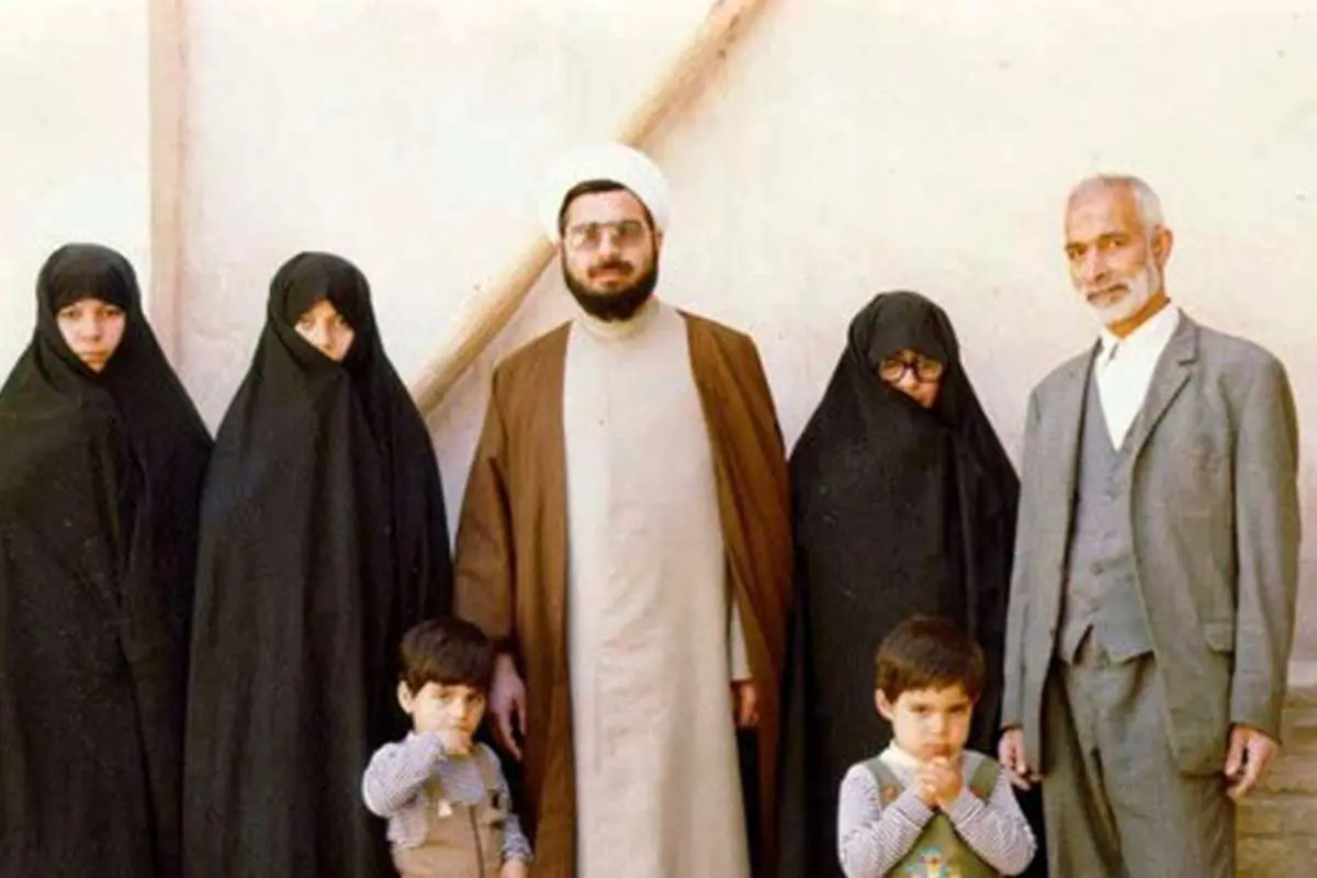 تصویر منتشرنشده از روحانی در کنار خانواده