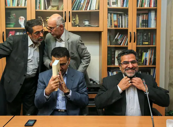 (تصاویر) شمقدری هم دفترش را تحویل‌داد