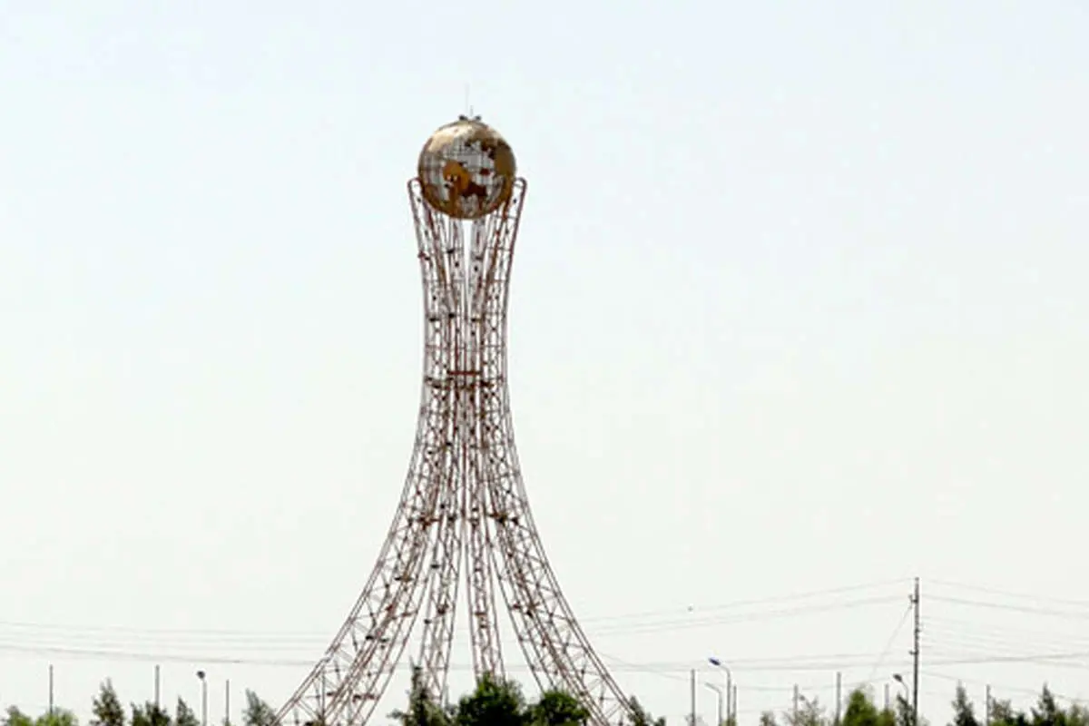 (تصاویر) نماد پادگان اشرف سرنگون شد