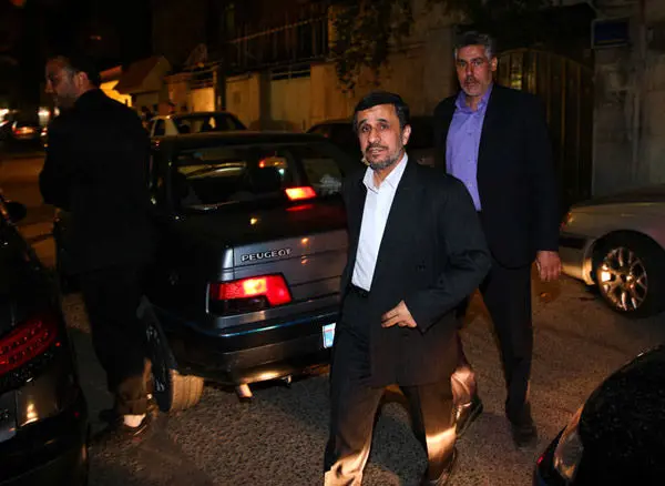 (تصاویر) تقدیر از احمدی نژاد در نارمک