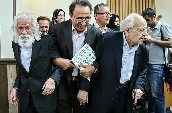(تصاویر) علی جنتی در جمع شاعران
