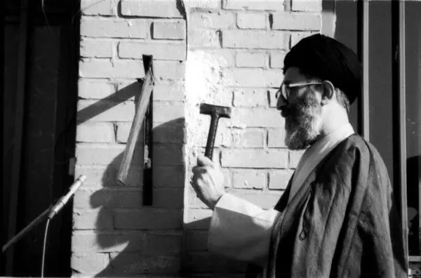 (تصاویر) رهبرانقلاب در روز بازگشایی مدارس