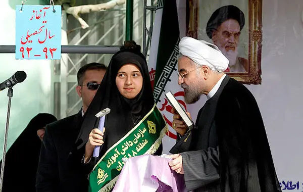 (تصاویر) روحانی در مراسم بازگشایی مدارس
