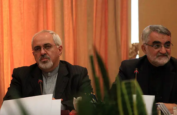 (تصاویر) ظریف در جلسه کمیسیون امنیت