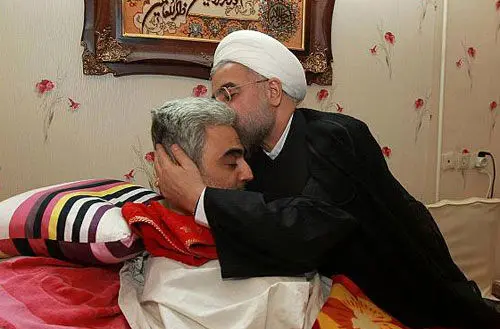 (تصاویر) عیادت روحانی از جانباز قطع نخاعی