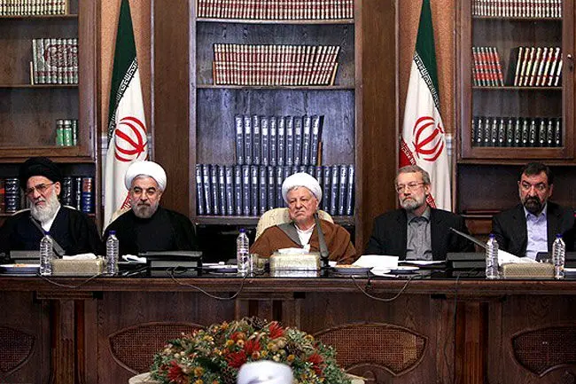 هنرمندان در بازارچه خیریه، انهدام باند قاچاق اسلحه، مراسم سوگواری، کنسرت در دانشگاه هنر و ...