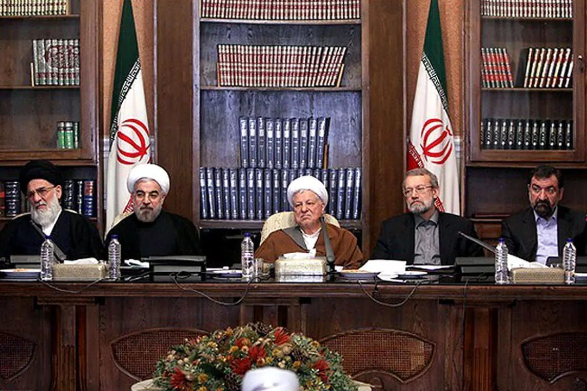 هنرمندان در بازارچه خیریه، انهدام باند قاچاق اسلحه، مراسم سوگواری، کنسرت در دانشگاه هنر و ...