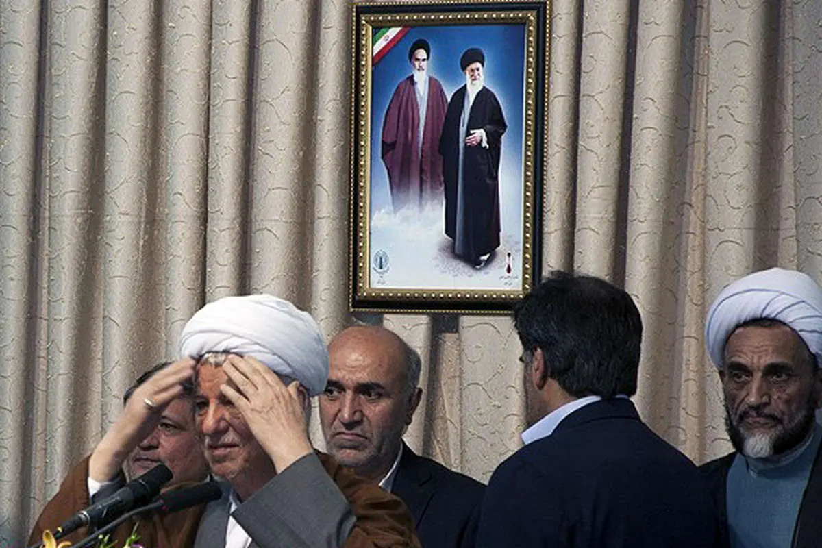 (تصاویر) اخلال در سخنرانی هاشمی