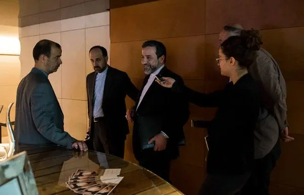 (تصاویر) خودداری عراقچی از پاسخ به سوال خبرنگار اسرائیلی