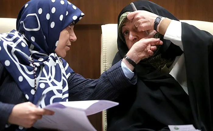 بزرگداشت یک هنرمند؛ جشنواره تأتر، تفریح مردم کنار دریا، مشکلات مسکن مهر، ریزش ساختمان و ...