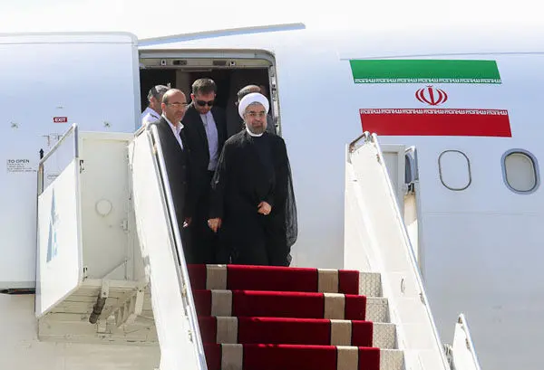 (تصاویر) بازگشت روحانی به تهران