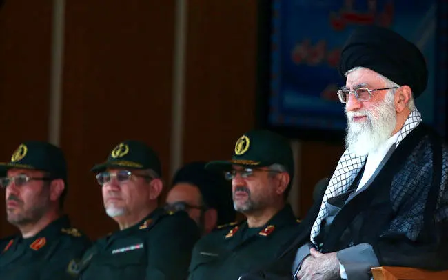 مهارت‌های نیروی انتظامی، فردوسی‌پور خسته، فرار از مسکن مهر، جشنواره مذهبی، غروب تماشایی آفتاب و ...