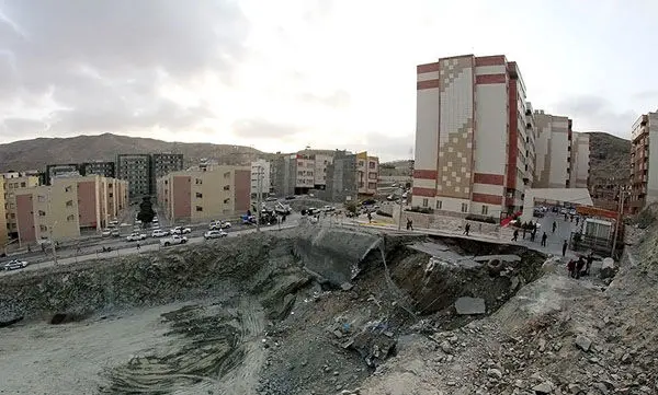 (تصاویر) نشست زمین در مشهد