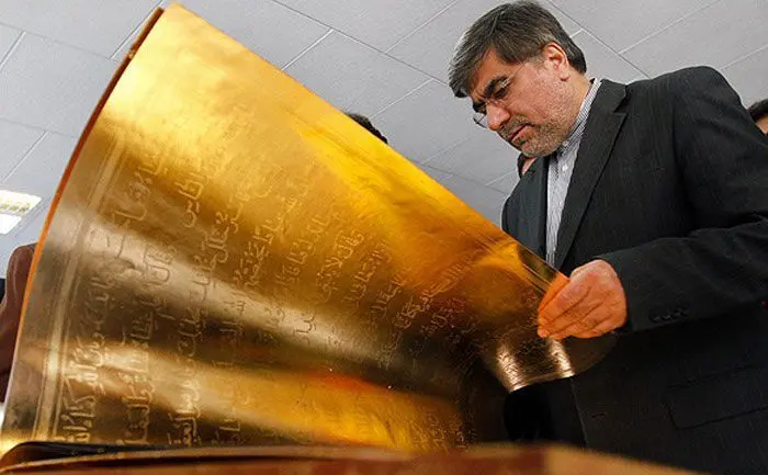 همت هنرمندان برای آزادی زندانیان، مجروحان انفجار در مریوان، مراسم عمامه‌گذاری، خاتمی در مراسم نکوداشت و ...