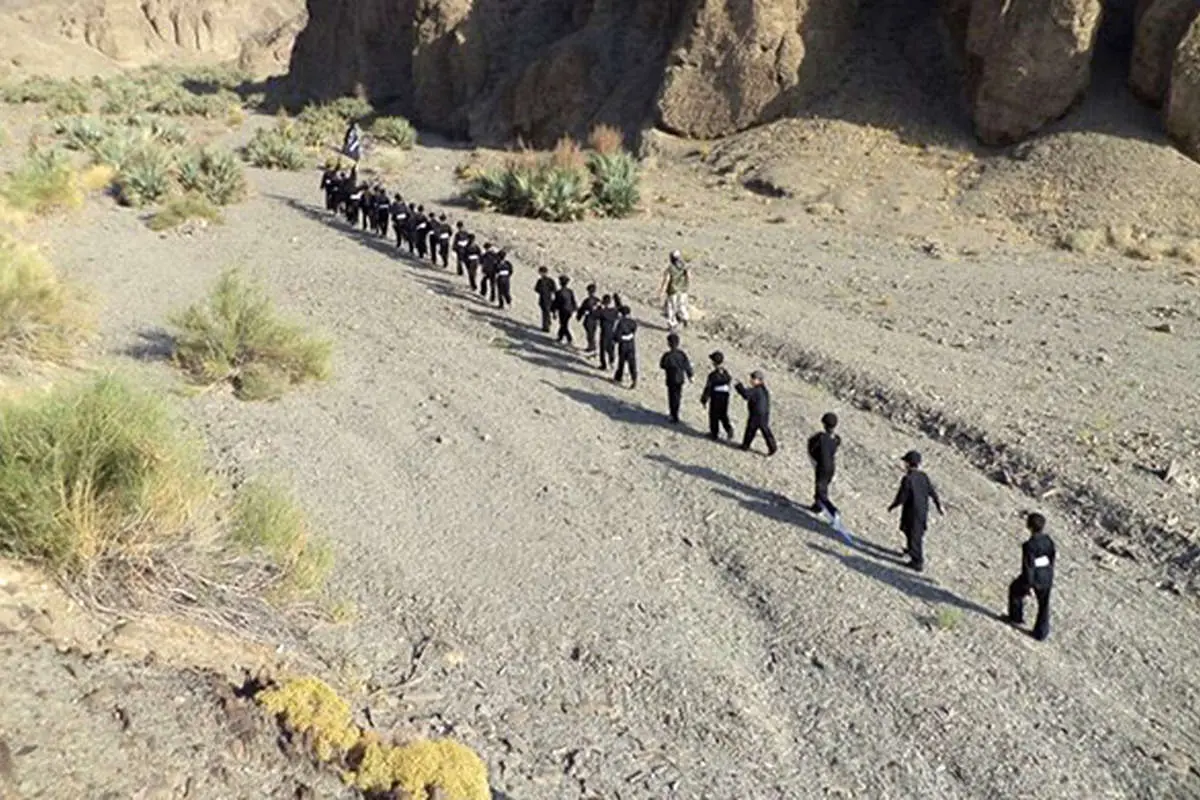 (تصاویر) سوءاستفاده عوامل حادثه سراوان از کودکان