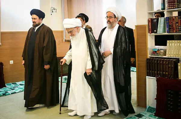 (تصاویر) آیت‌الله صافی در منزل یادگار امام(ره)