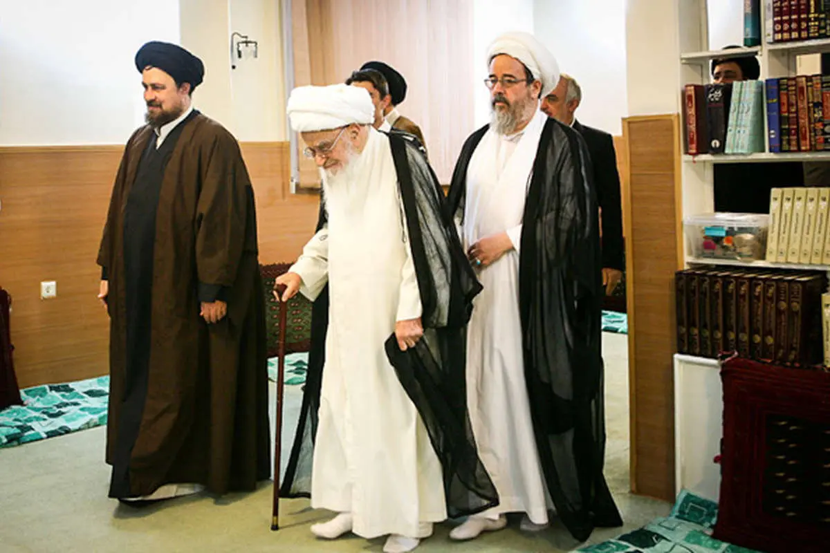 (تصاویر) آیتالله صافی در منزل یادگار امام(ره)