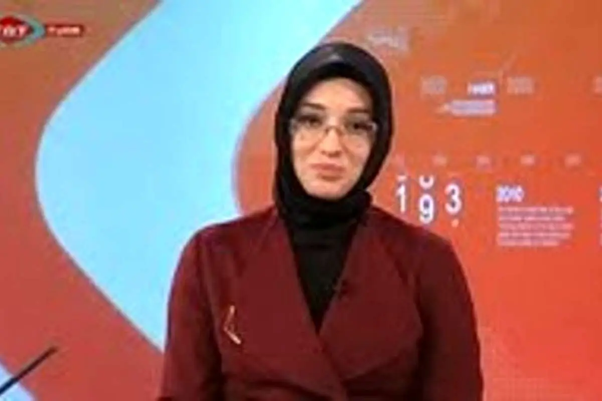 (تصویر) اولین مجری محجبه در تلویزیون ترکیه