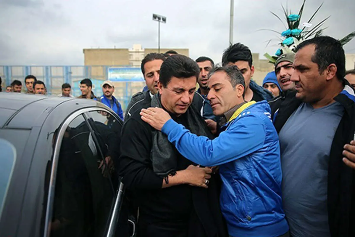 (تصویر)جشن تولد قلعهنوعی در جمع هواداران